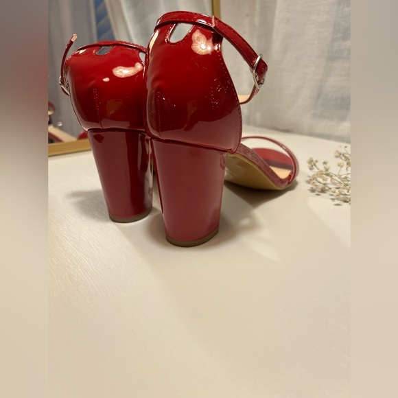 Open Toe Crisscross Straps High Heel - Picture 4 of 8